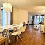 Skipperlodge - Versteck am Strom